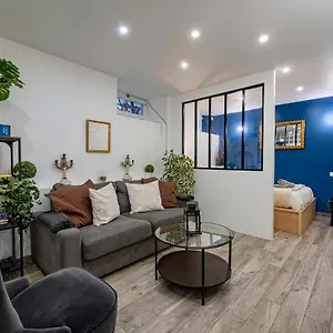 https://elegant-and-cosy-2-3-rooms-heart-of.fr-paris.fr