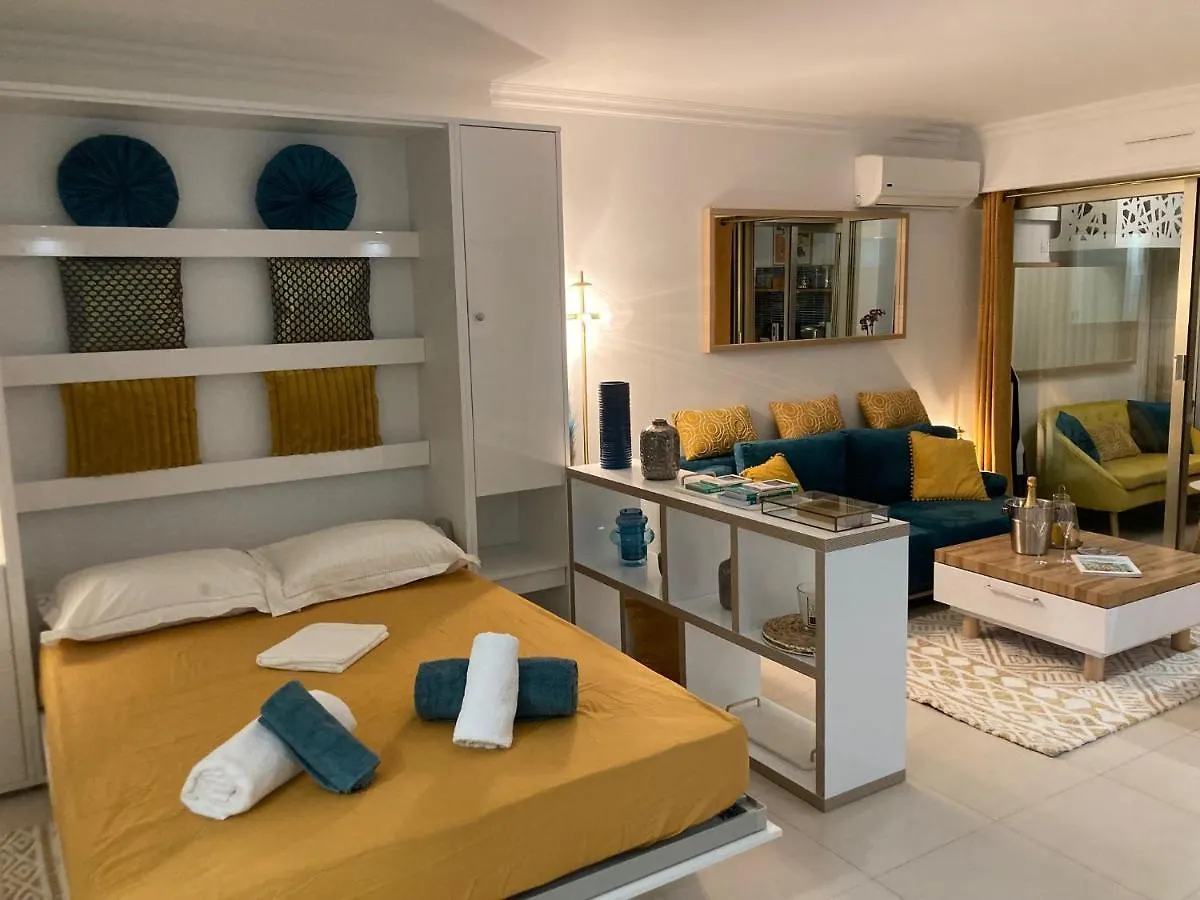 Appartement De Standing Le Velvet Bay Climatise En Bord De Mer Antibes Apartment